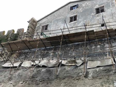 frontalno sidrana pozidava